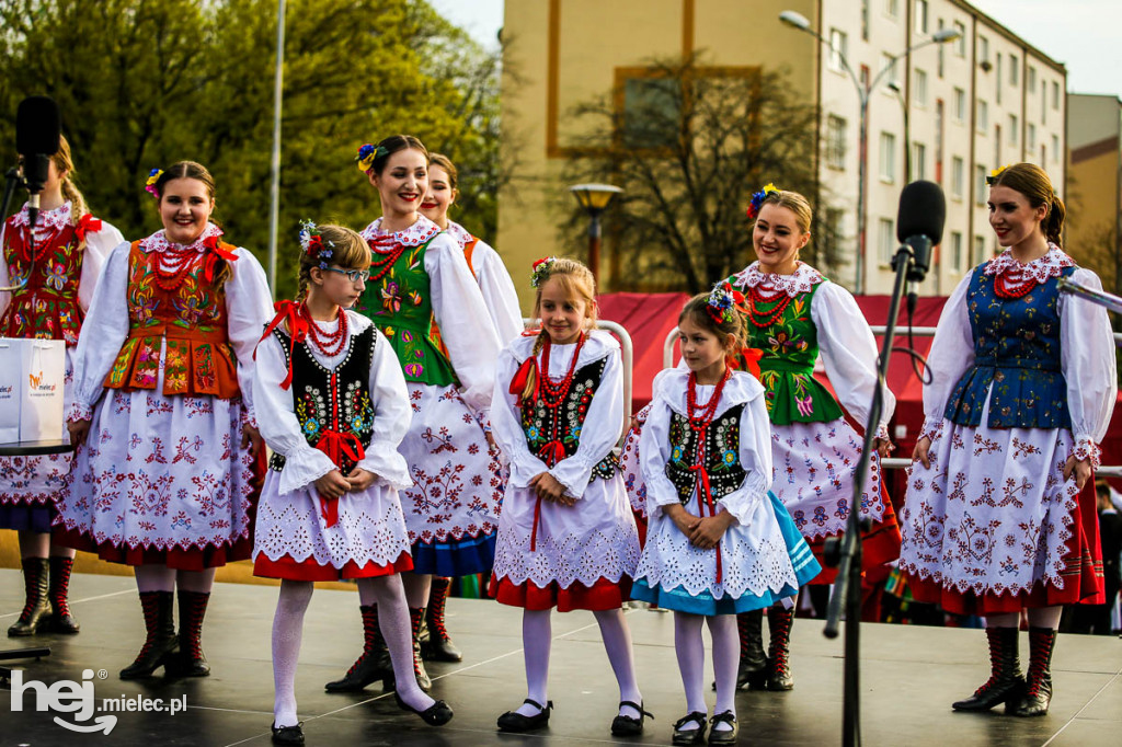 Majówka na ludowo na Górce Cyranowskiej