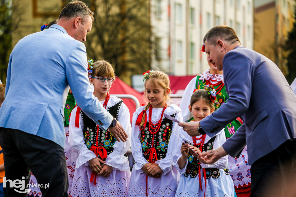 Majówka na ludowo na Górce Cyranowskiej