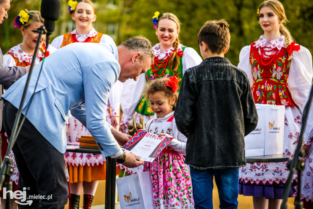 Majówka na ludowo na Górce Cyranowskiej