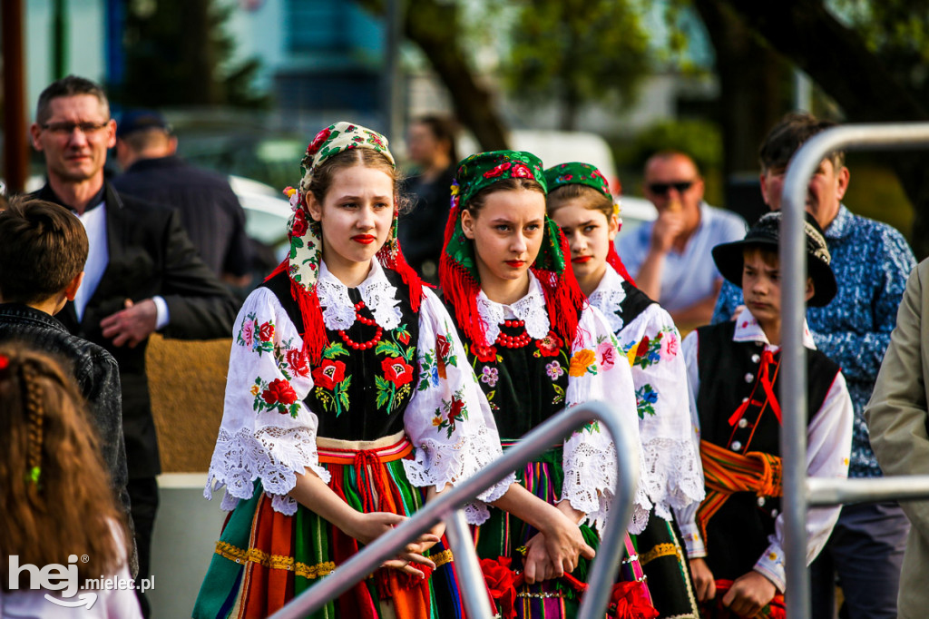 Majówka na ludowo na Górce Cyranowskiej