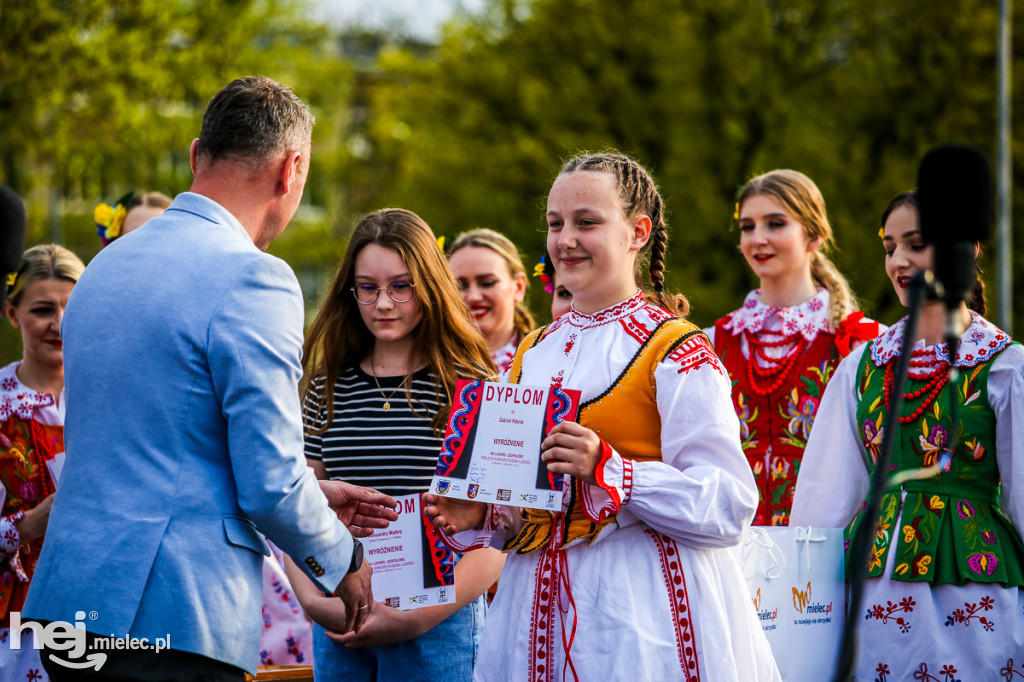 Majówka na ludowo na Górce Cyranowskiej