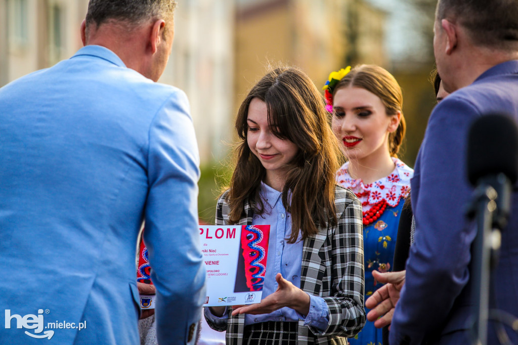 Majówka na ludowo na Górce Cyranowskiej