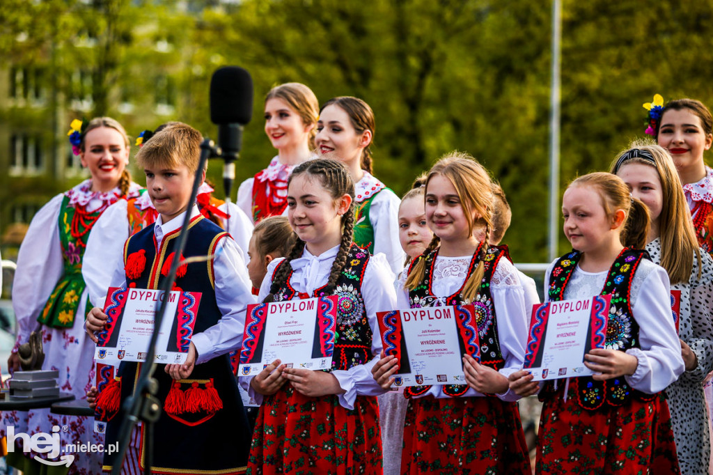 Majówka na ludowo na Górce Cyranowskiej