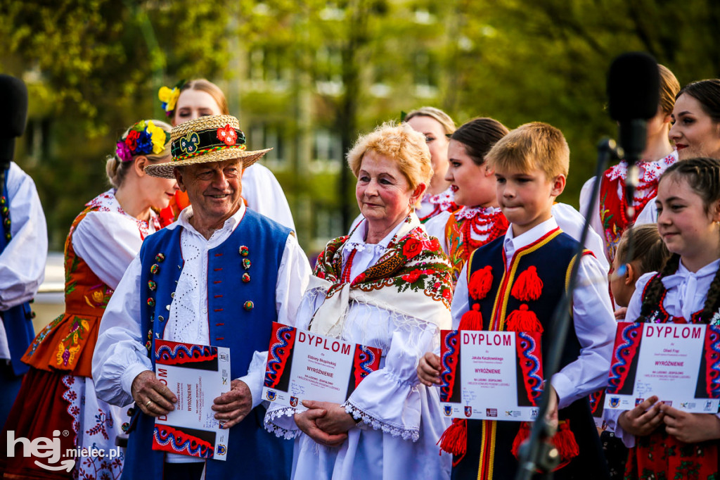 Majówka na ludowo na Górce Cyranowskiej
