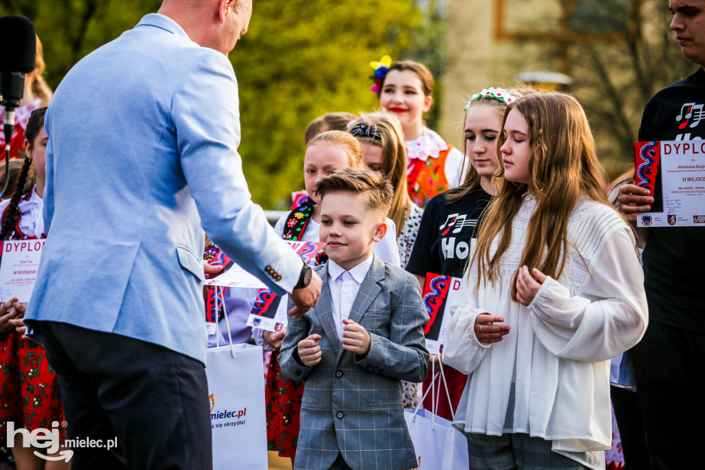 Majówka na ludowo na Górce Cyranowskiej