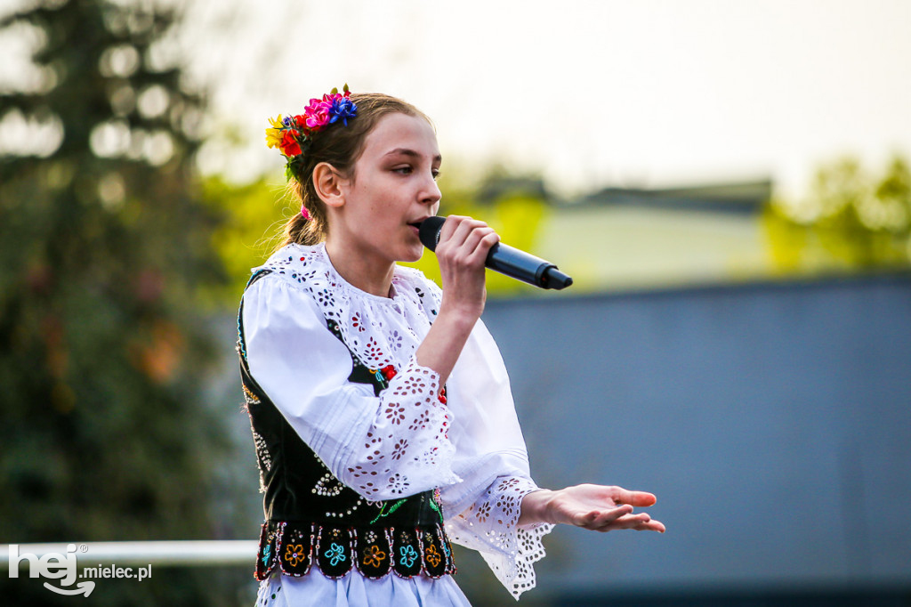 Majówka na ludowo na Górce Cyranowskiej