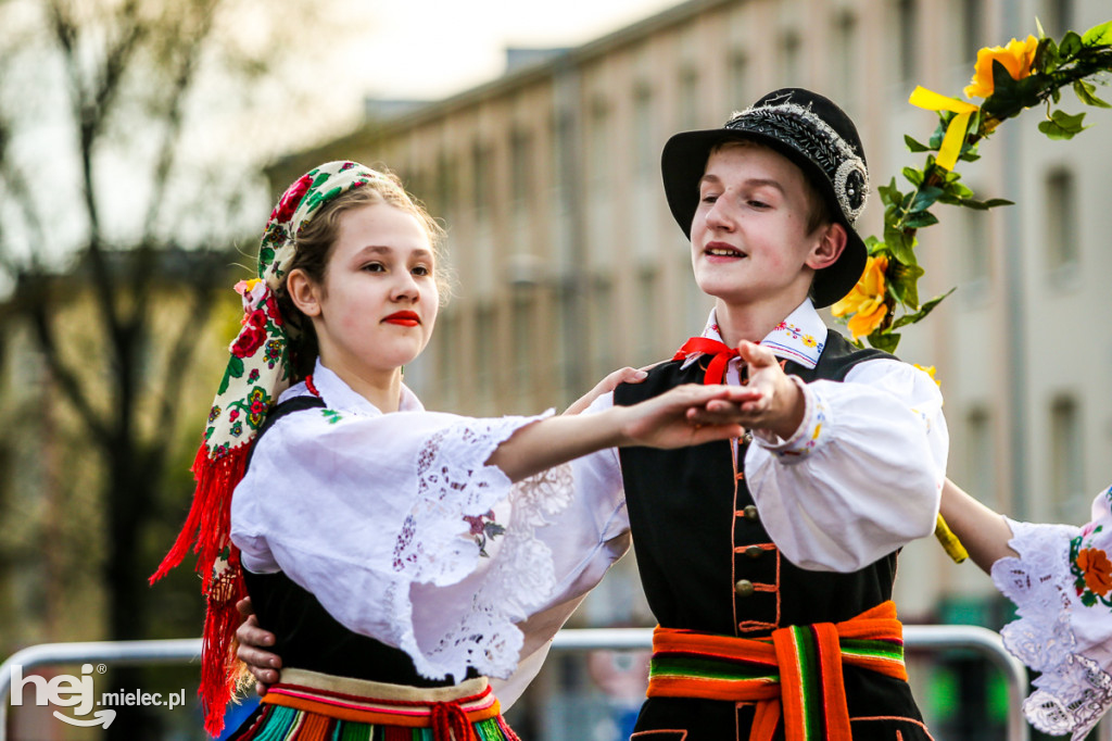 Majówka na ludowo na Górce Cyranowskiej