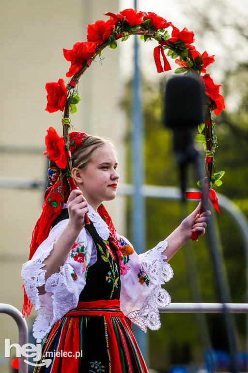 Majówka na ludowo na Górce Cyranowskiej