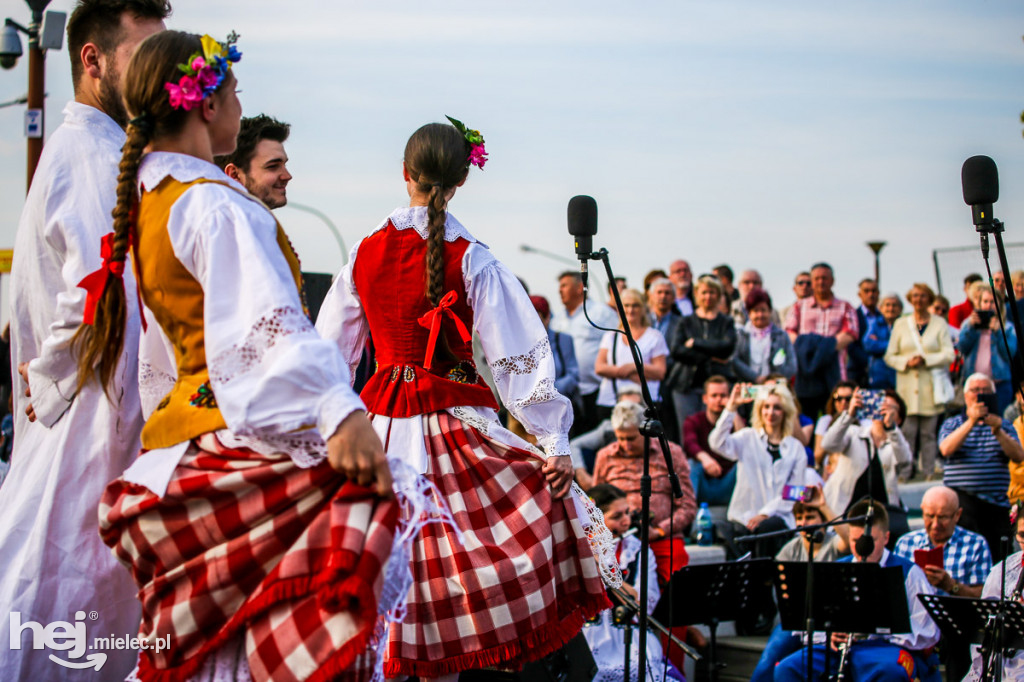 Majówka na ludowo na Górce Cyranowskiej