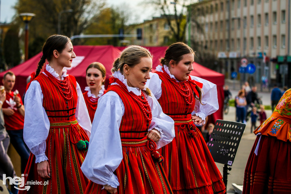 Majówka na ludowo na Górce Cyranowskiej