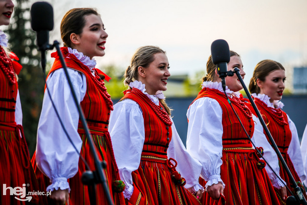 Majówka na ludowo na Górce Cyranowskiej