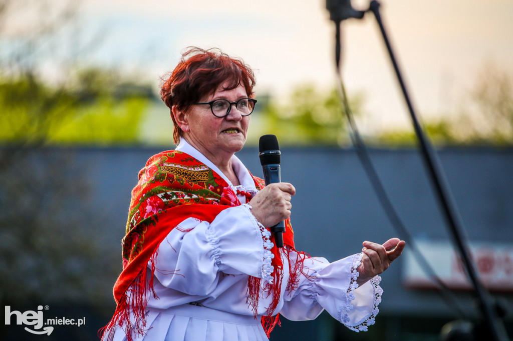 Majówka na ludowo na Górce Cyranowskiej