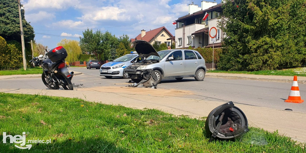 Wypadek motocykla z osobówką na Borku