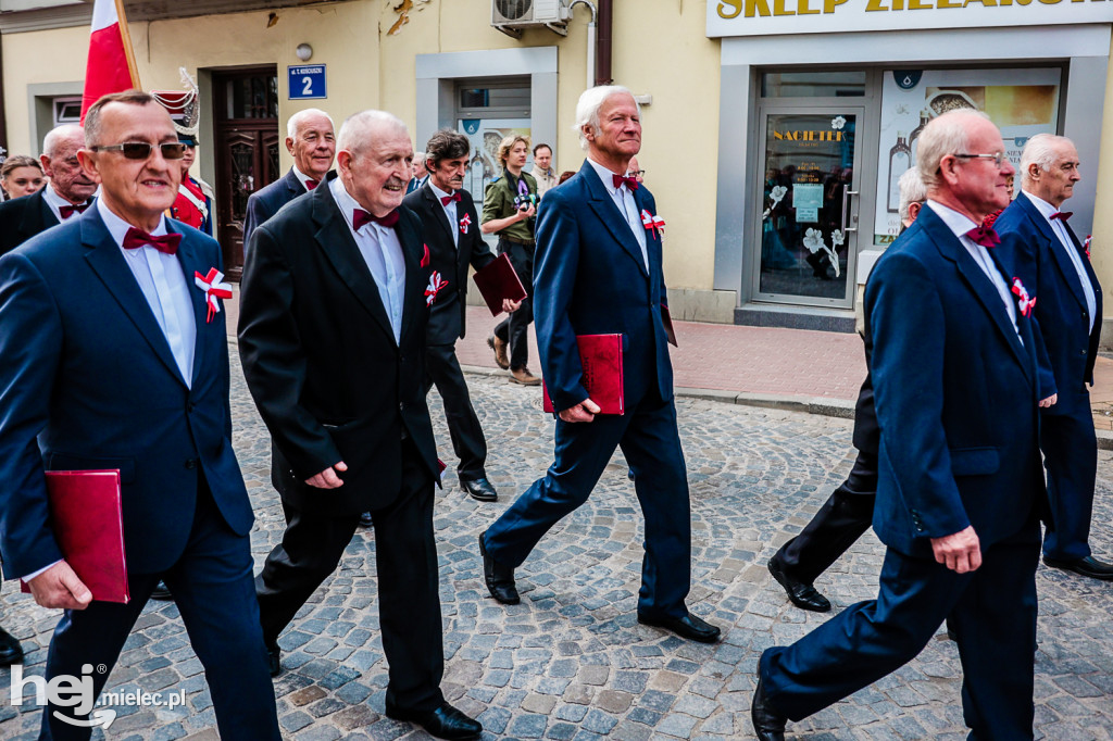 Święto Konstytucji 3 Maja w Mielcu: defilada przez stare miasto