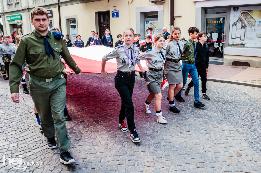 Święto Konstytucji 3 Maja w Mielcu: defilada przez stare miasto