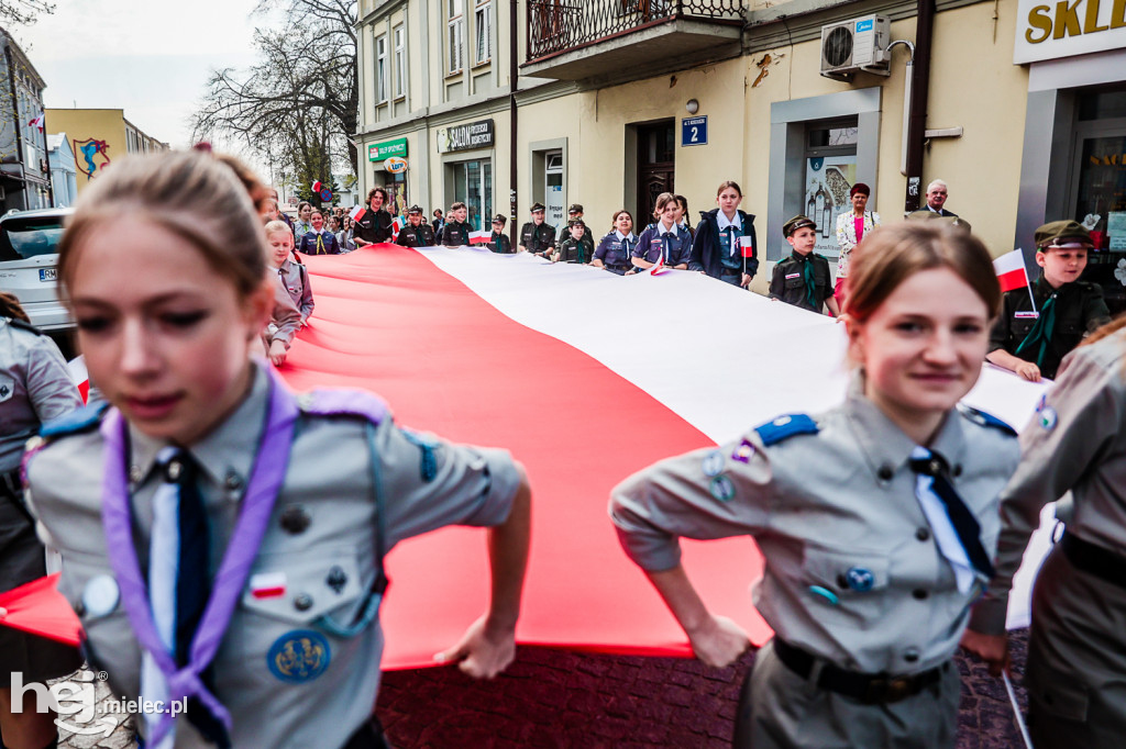 Święto Konstytucji 3 Maja w Mielcu: defilada przez stare miasto