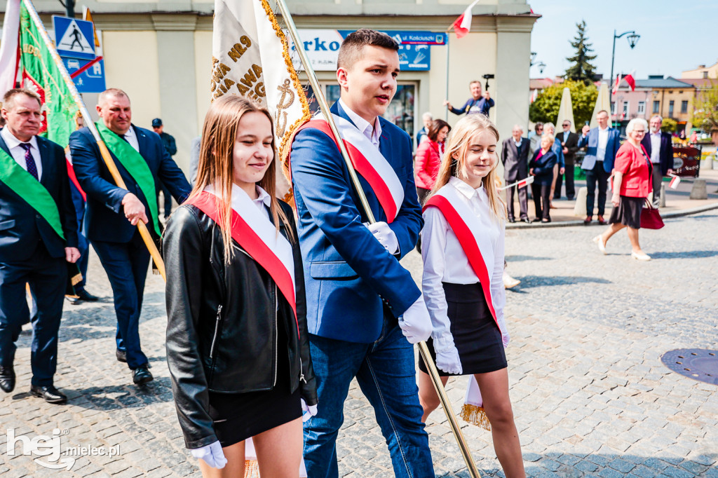 Święto Konstytucji 3 Maja w Mielcu: defilada przez stare miasto