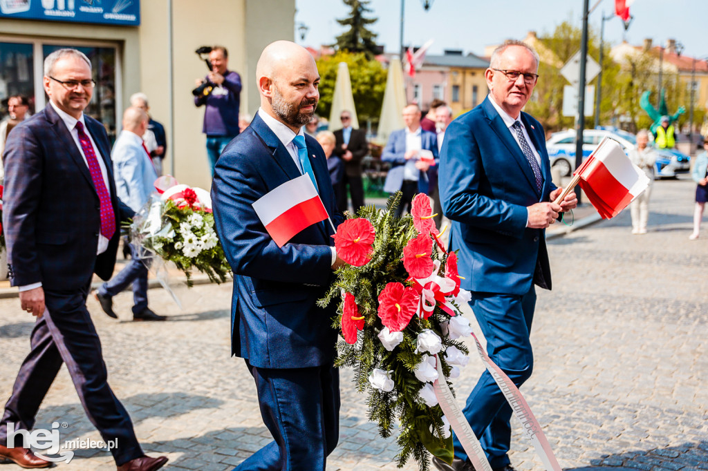 Święto Konstytucji 3 Maja w Mielcu: defilada przez stare miasto