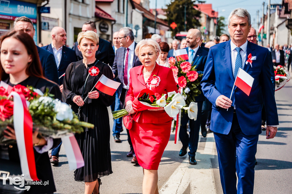 Święto Konstytucji 3 Maja w Mielcu: defilada przez stare miasto