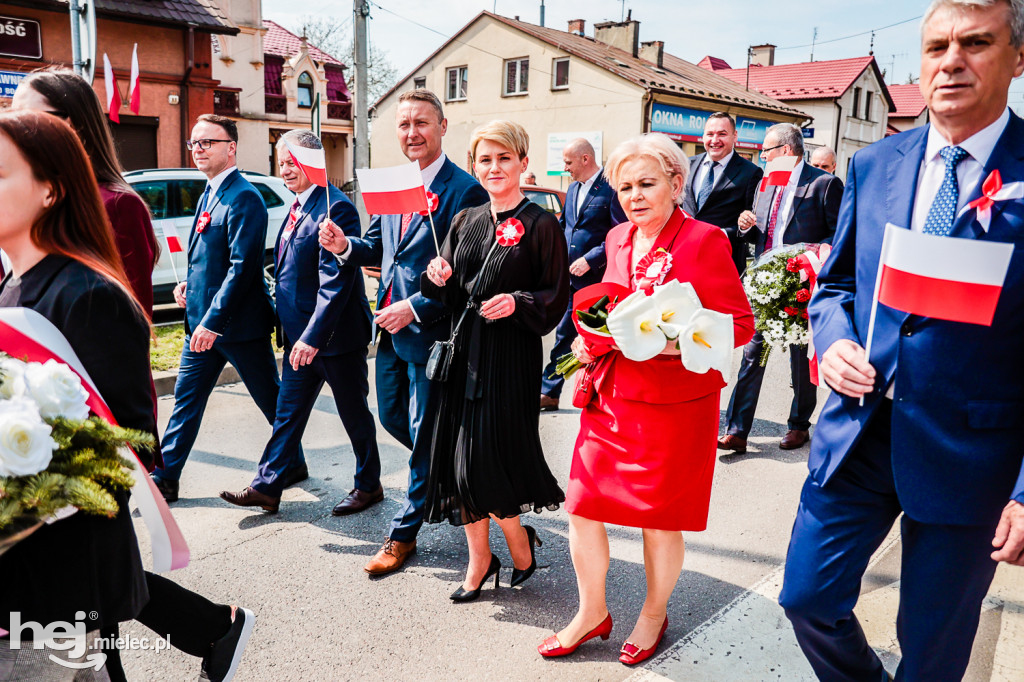 Święto Konstytucji 3 Maja w Mielcu: defilada przez stare miasto