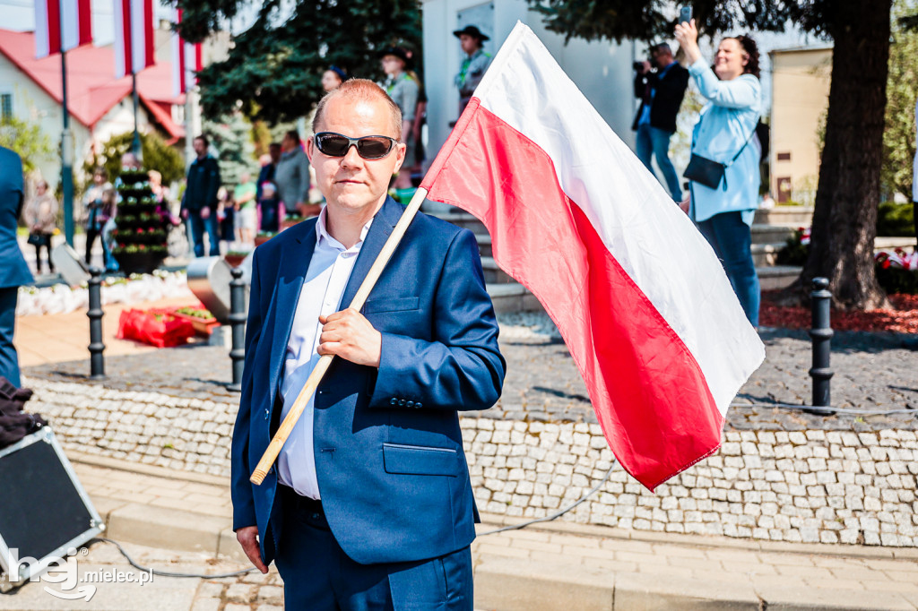 Święto Konstytucji 3 Maja w Mielcu: uroczystości pod Pomnikiem Wolności