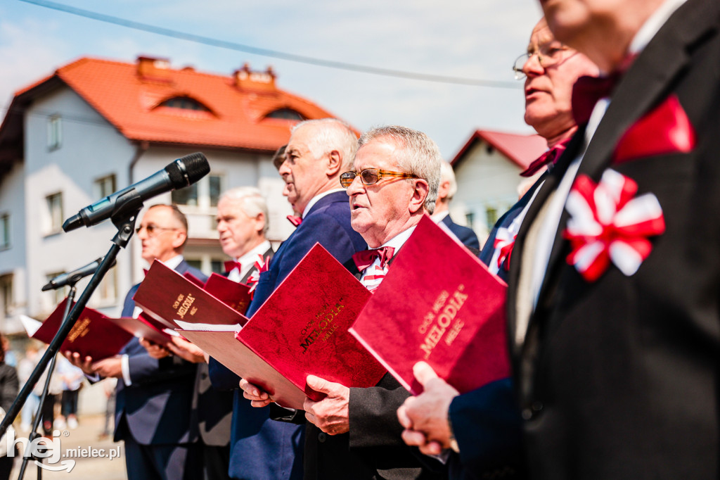 Święto Konstytucji 3 Maja w Mielcu: uroczystości pod Pomnikiem Wolności