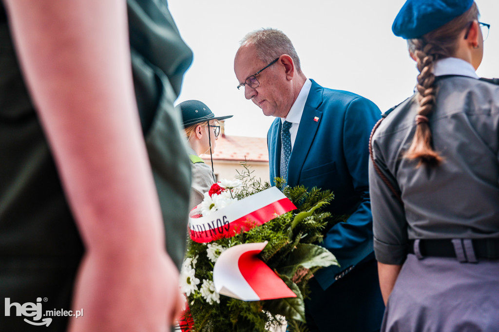 Święto Konstytucji 3 Maja w Mielcu: uroczystości pod Pomnikiem Wolności