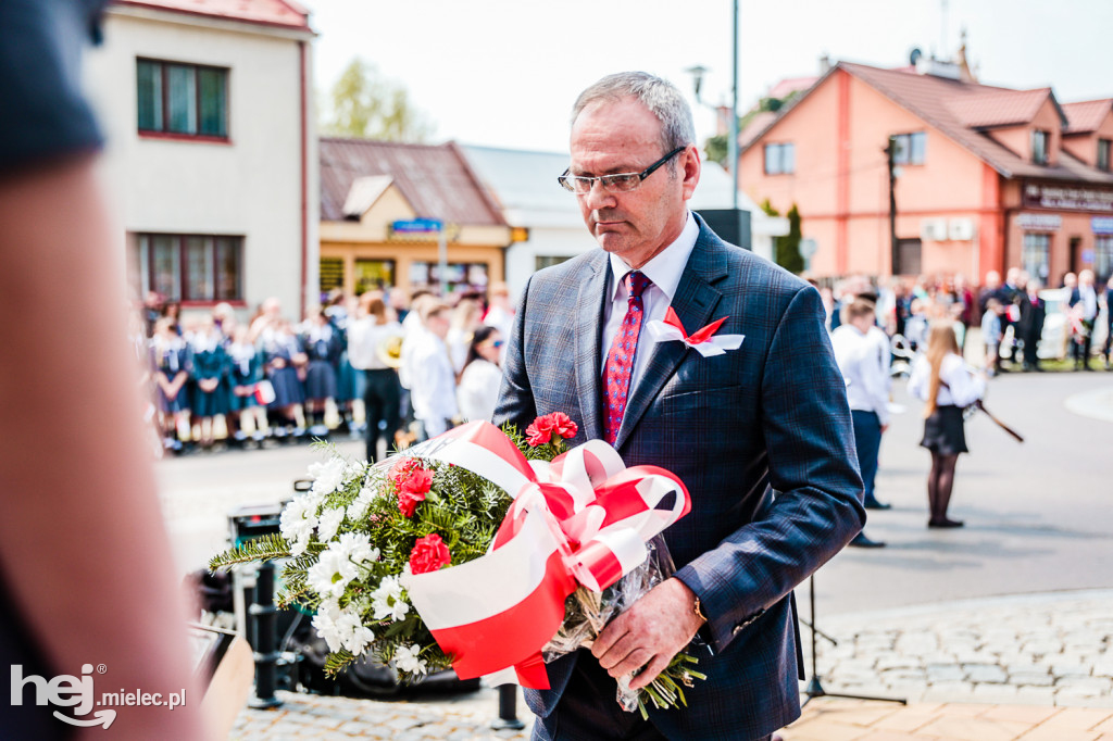 Święto Konstytucji 3 Maja w Mielcu: uroczystości pod Pomnikiem Wolności