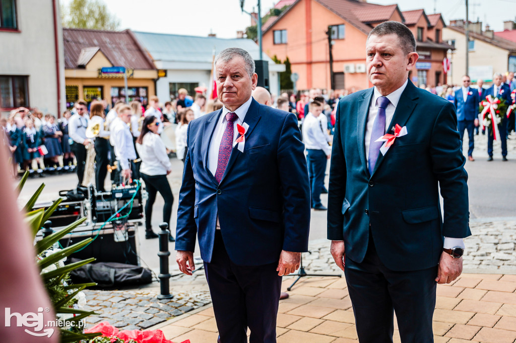 Święto Konstytucji 3 Maja w Mielcu: uroczystości pod Pomnikiem Wolności