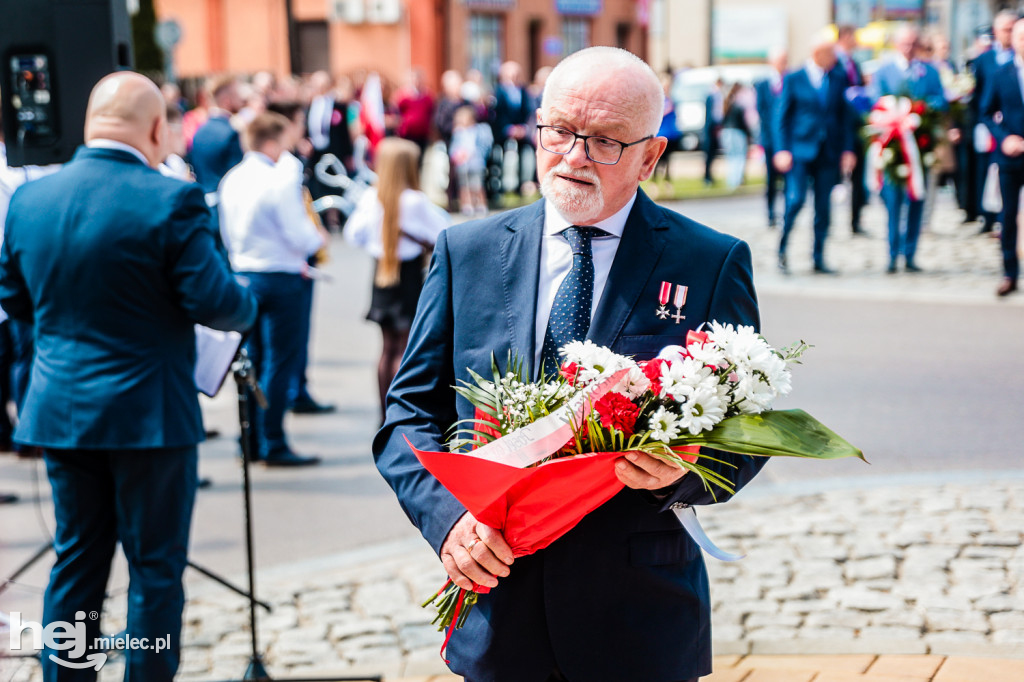 Święto Konstytucji 3 Maja w Mielcu: uroczystości pod Pomnikiem Wolności