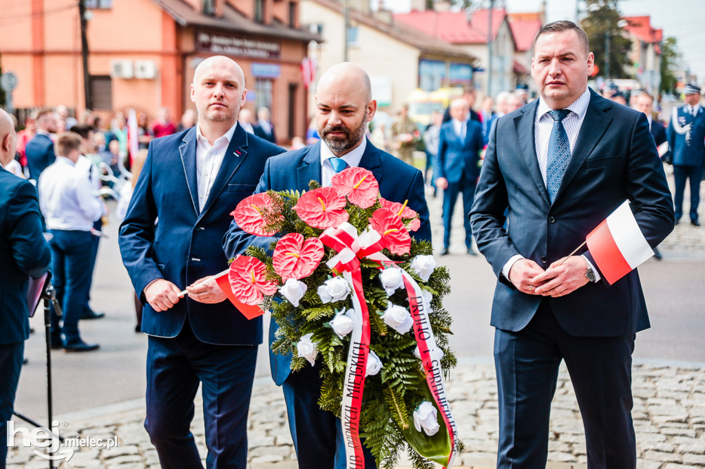Święto Konstytucji 3 Maja w Mielcu: uroczystości pod Pomnikiem Wolności