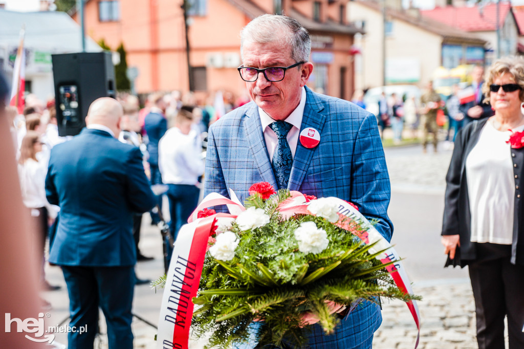 Święto Konstytucji 3 Maja w Mielcu: uroczystości pod Pomnikiem Wolności