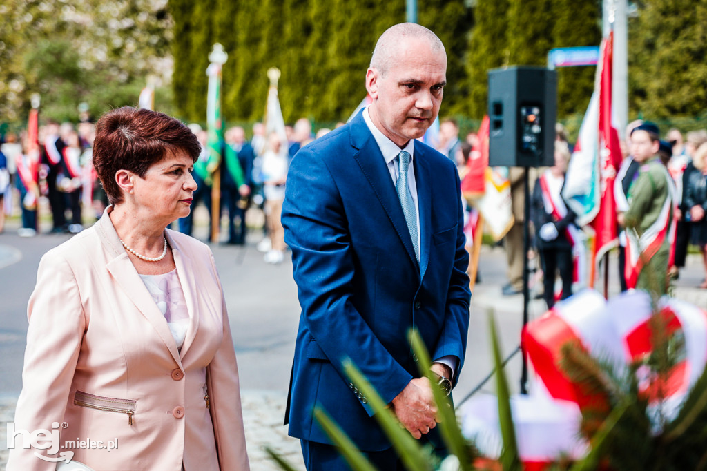 Święto Konstytucji 3 Maja w Mielcu: uroczystości pod Pomnikiem Wolności