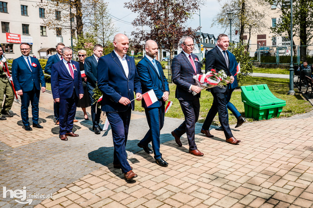 Święto Konstytucji 3 Maja w Mielcu: przy Obelisku Niepodległości