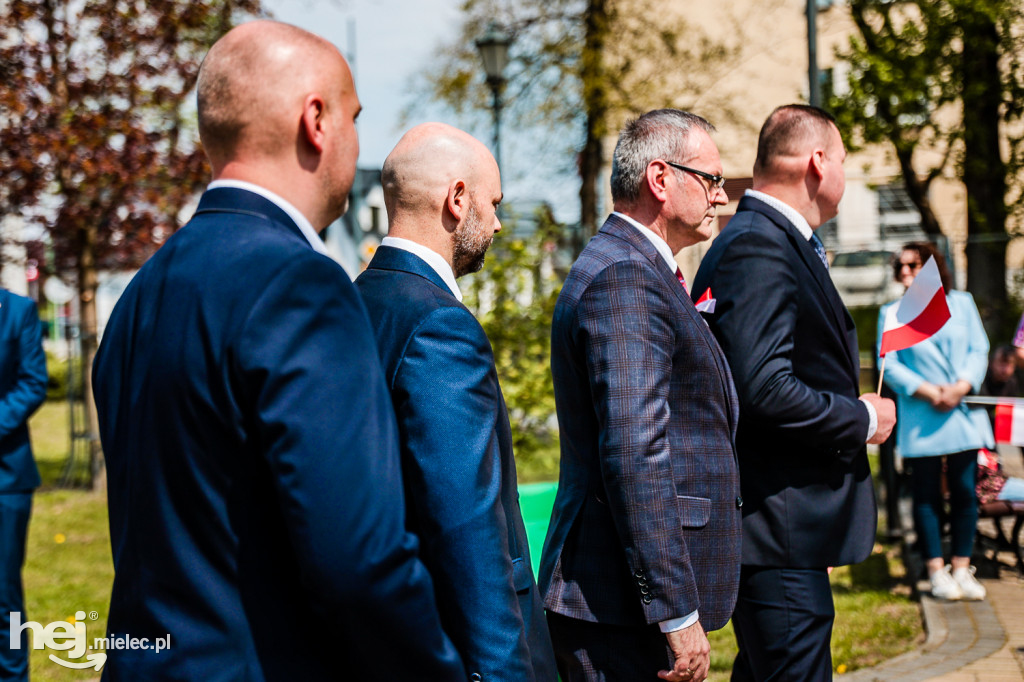 Święto Konstytucji 3 Maja w Mielcu: przy Obelisku Niepodległości