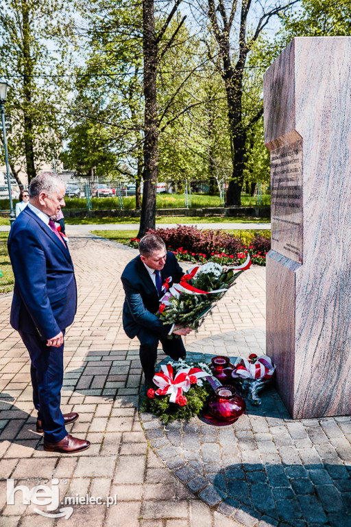 Święto Konstytucji 3 Maja w Mielcu: przy Obelisku Niepodległości
