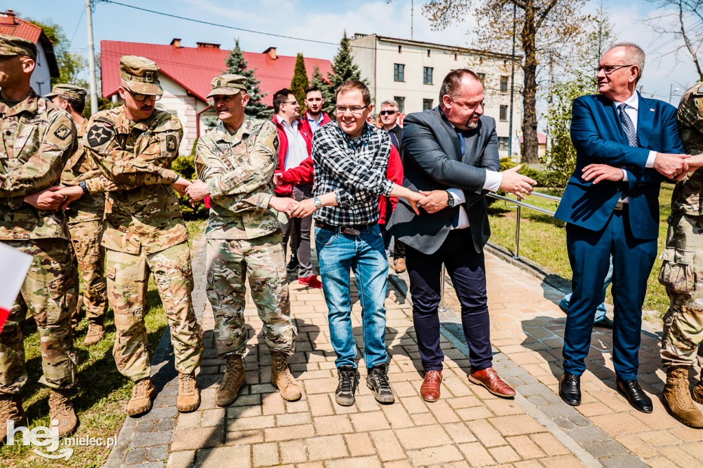 Święto Konstytucji 3 Maja w Mielcu: przy Obelisku Niepodległości