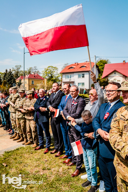 Święto Konstytucji 3 Maja w Mielcu: przy Obelisku Niepodległości