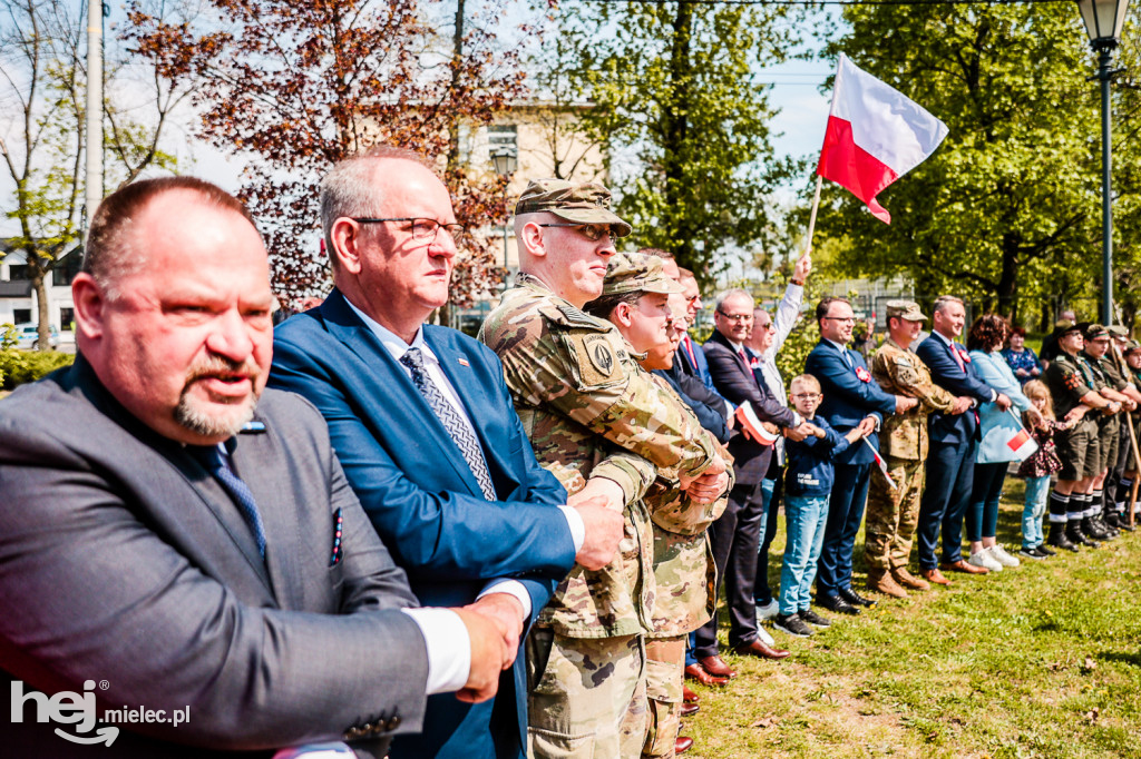 Święto Konstytucji 3 Maja w Mielcu: przy Obelisku Niepodległości