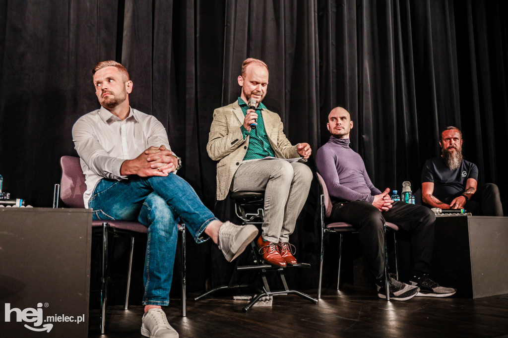 Cierpienie mężczyzn - wystawa i debata