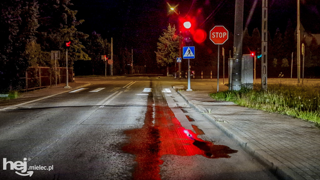 Autokar zgubił ropę