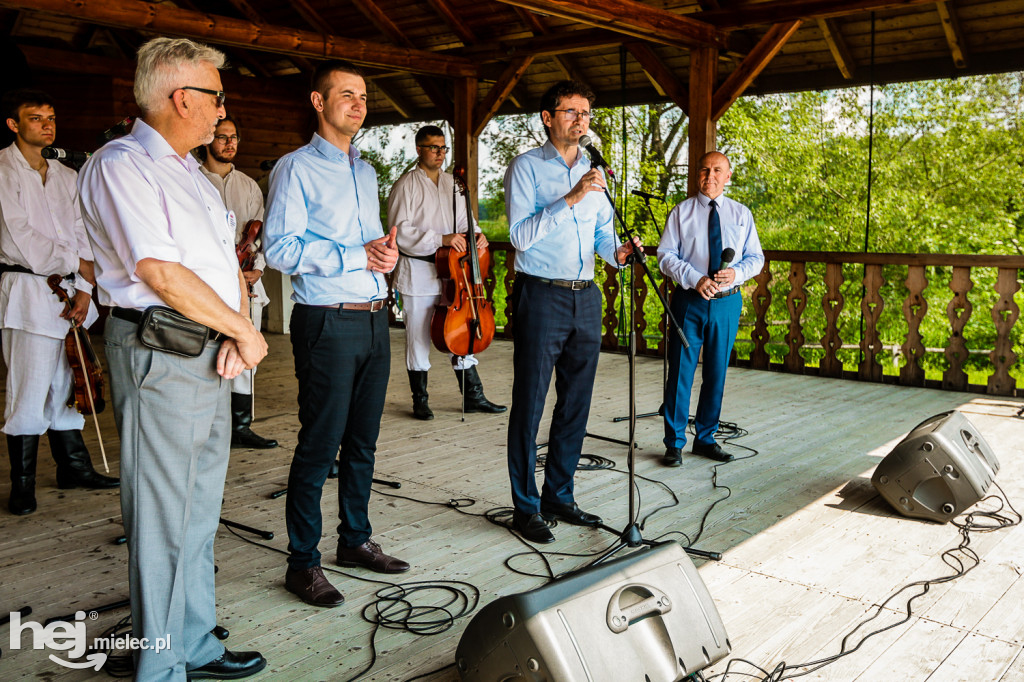 Prezentacje Twórczości Ludowej Lasowiaków i Rzeszowiaków