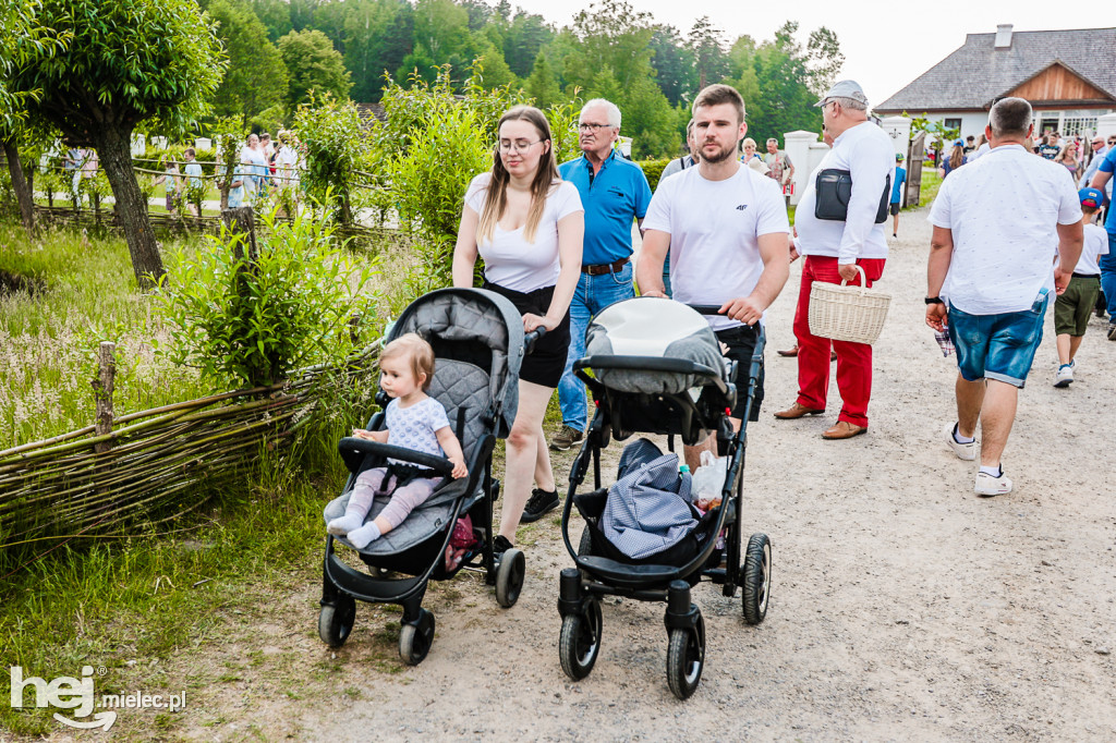 Prezentacje Twórczości Ludowej Lasowiaków i Rzeszowiaków