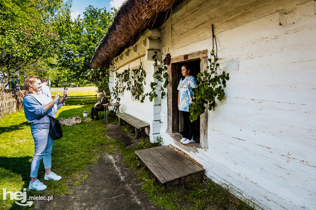 Prezentacje Twórczości Ludowej Lasowiaków i Rzeszowiaków