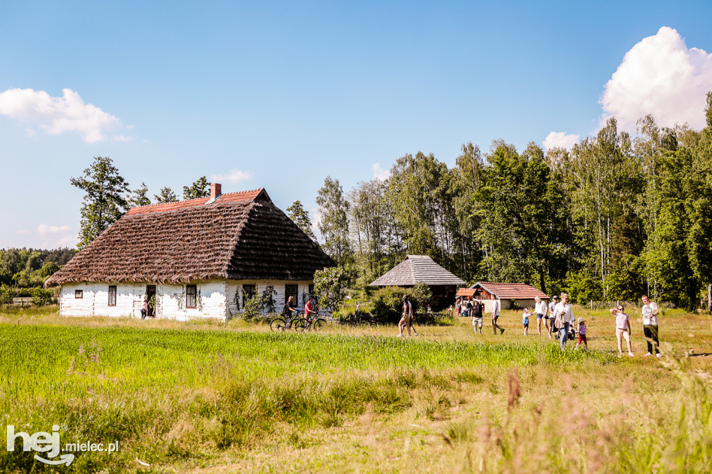 Prezentacje Twórczości Ludowej Lasowiaków i Rzeszowiaków