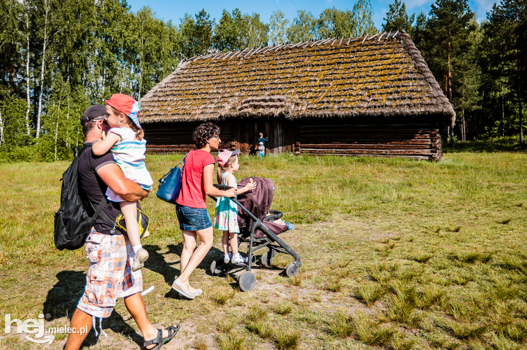 Prezentacje Twórczości Ludowej Lasowiaków i Rzeszowiaków