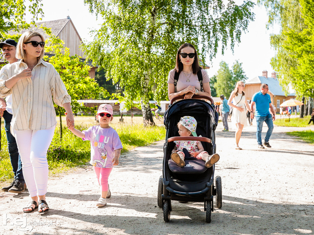 Prezentacje Twórczości Ludowej Lasowiaków i Rzeszowiaków