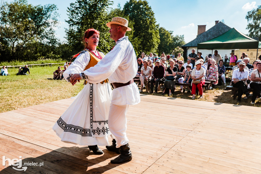 Prezentacje Twórczości Ludowej Lasowiaków i Rzeszowiaków