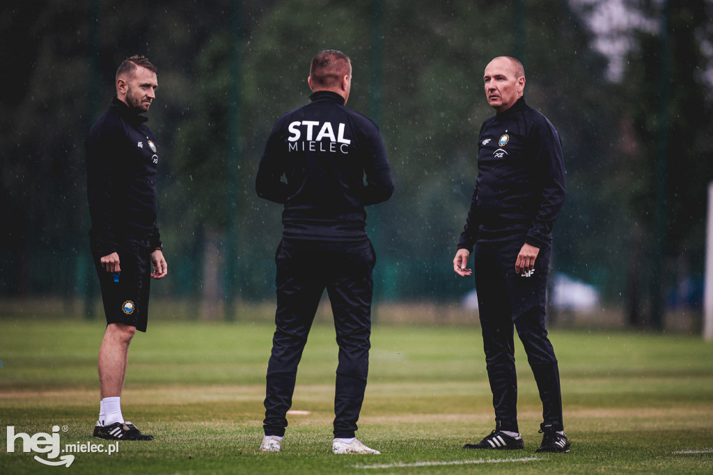 PGE FKS Stal wróciła do treningów