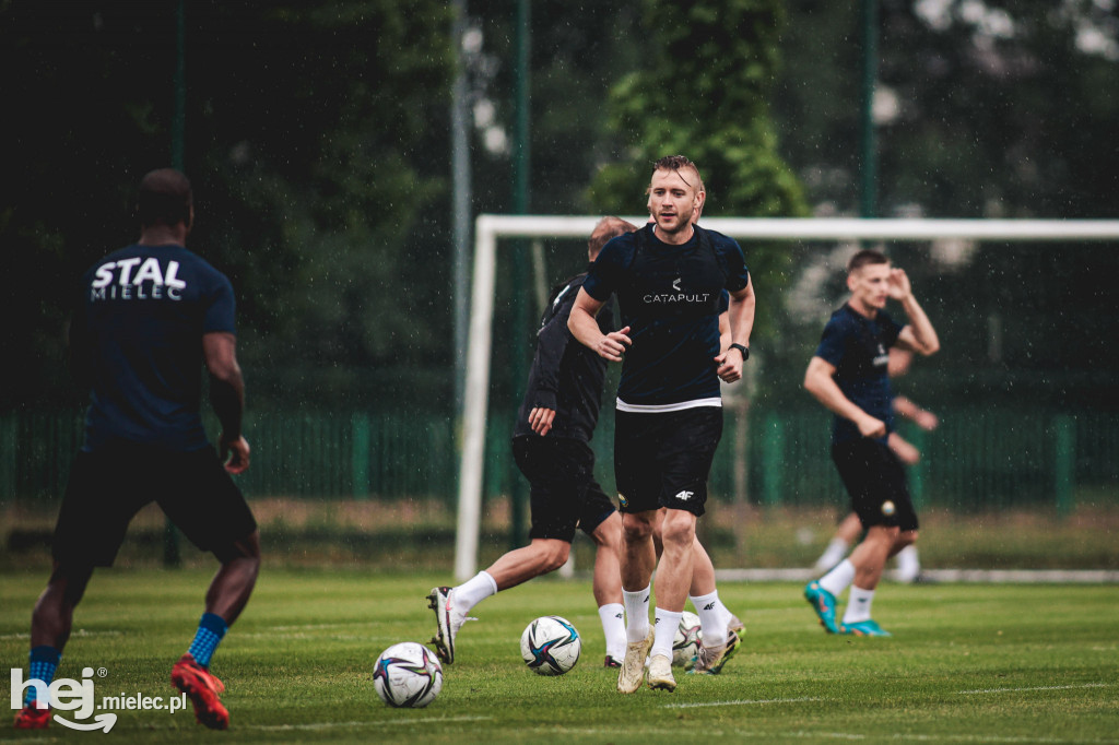 PGE FKS Stal wróciła do treningów
